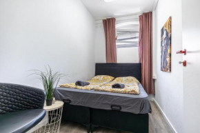 7 BR Apt, 15 Mins to Schönbrunn, Ideal for 15 Person